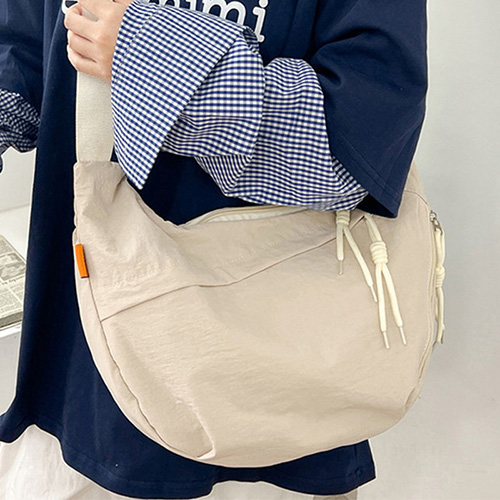 데일리 스트랩 메신저백 O017
